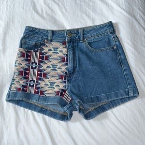 Bullhead Mom Short